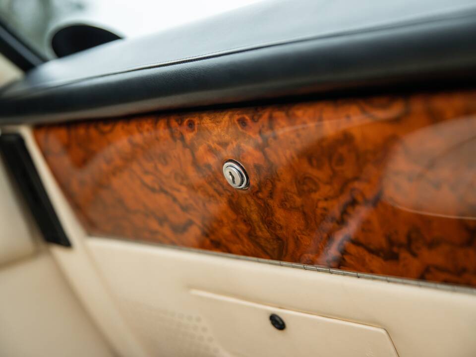 Bild 46/59 von Aston Martin V8 EFi Volante (1988)