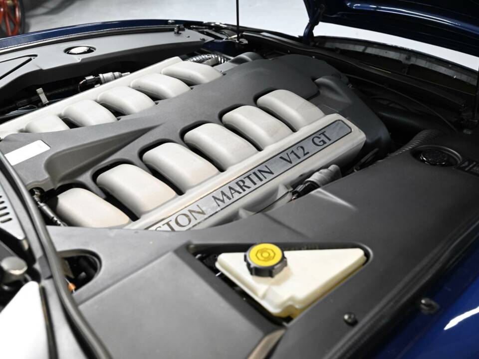 Image 16/50 of Aston Martin DB 7 GT (2004)
