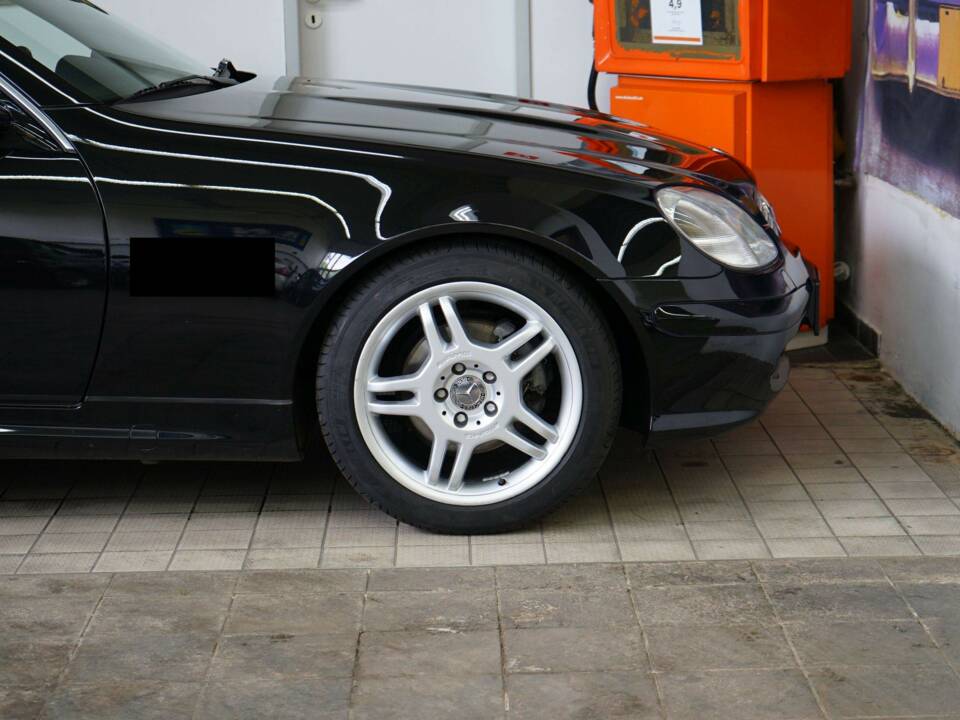 Image 33/33 de Mercedes-Benz SLK 320 (2000)