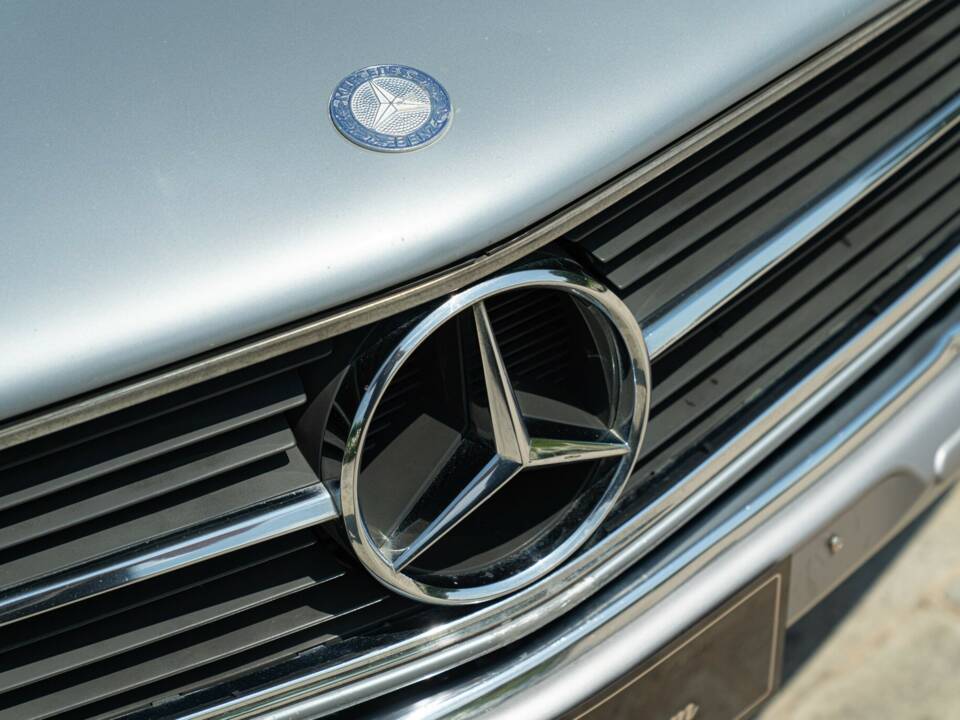 Afbeelding 11/50 van Mercedes-Benz 380 SEC (1982)