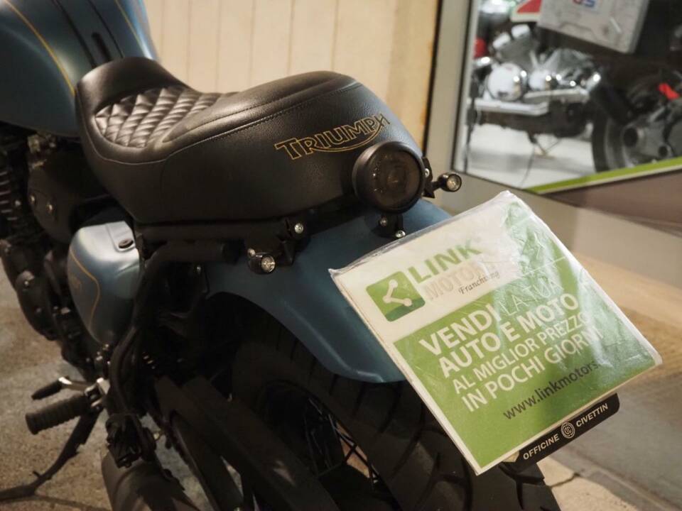 Bild 4/30 von Triumph DUMMY (2000)