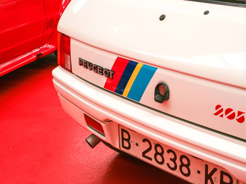 Imagen 12/47 de Peugeot 205 Rallye 1.3 (1989)