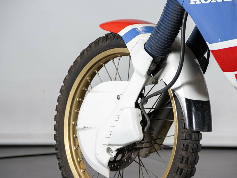 Bild 18/50 von Honda DUMMY (1989)