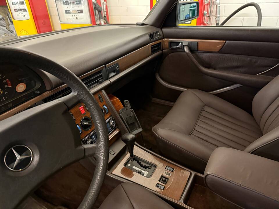 Bild 10/19 von Mercedes-Benz 500 SE (1987)