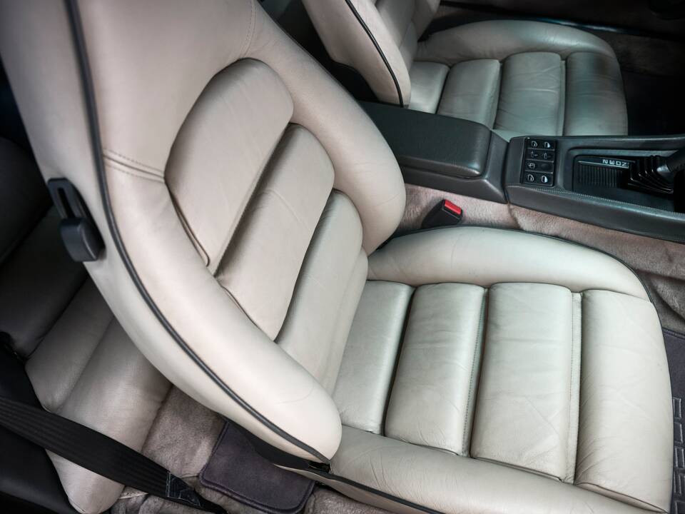 Afbeelding 10/42 van Porsche 928 S4 (1989)