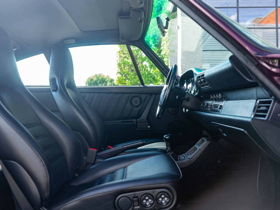 Image 30/46 of Porsche 911 Carrera 4 (1992)