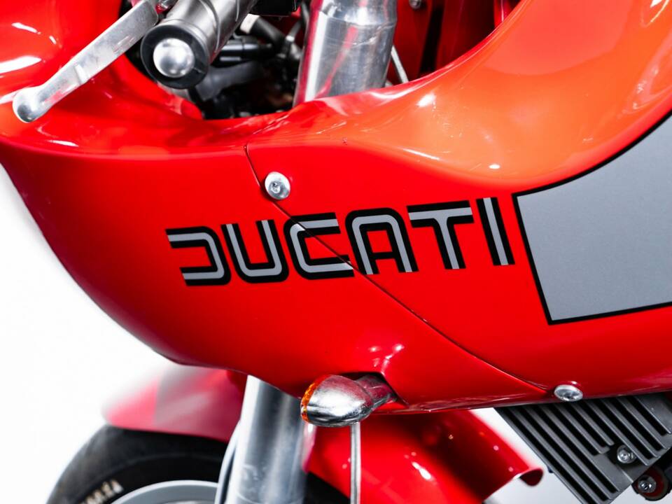 Immagine 18/50 di Ducati DUMMY (2003)