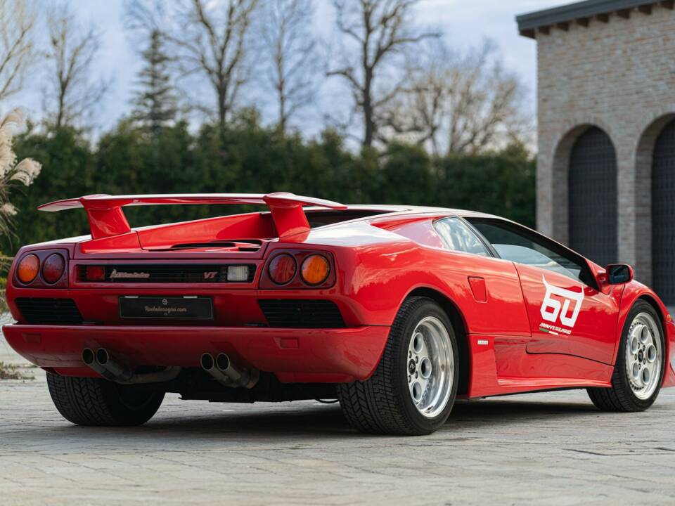 Image 11/50 of Lamborghini Diablo VT (1993)