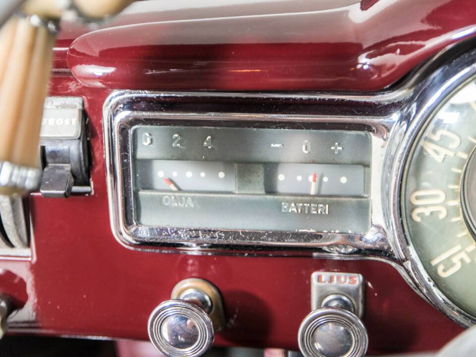 Image 20/50 of Volvo PV 444 (1953)