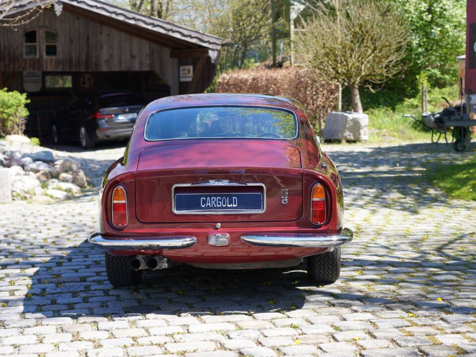 Imagen 7/12 de Aston Martin DB 6 Vantage (1967)