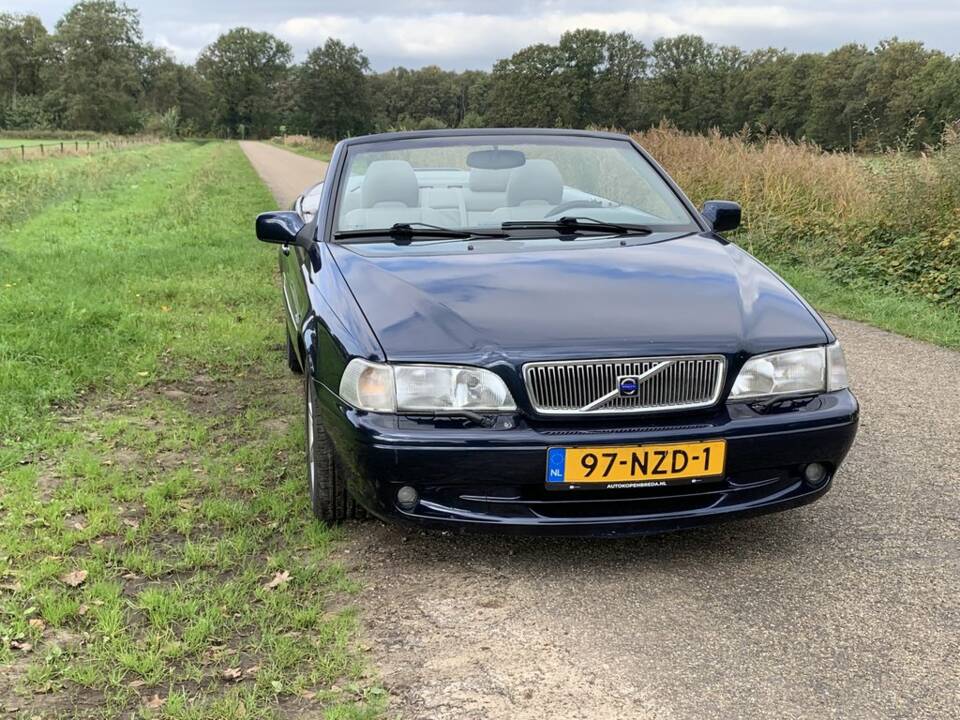 Imagen 3/8 de Volvo C70 2.4 T (2001)