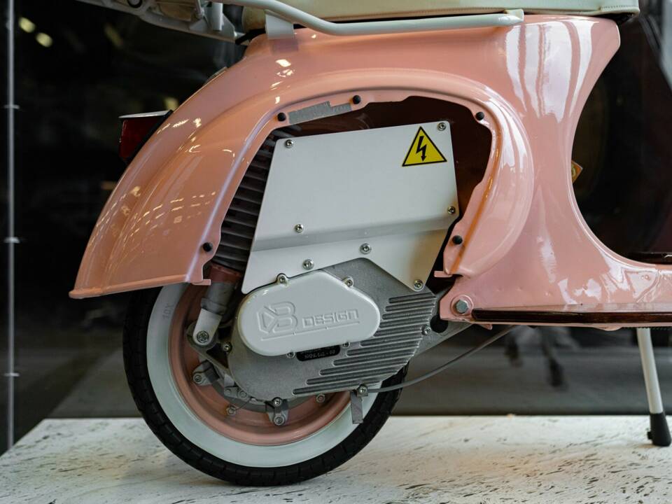 Image 19/31 of Piaggio Vespa 50 Special (1976)