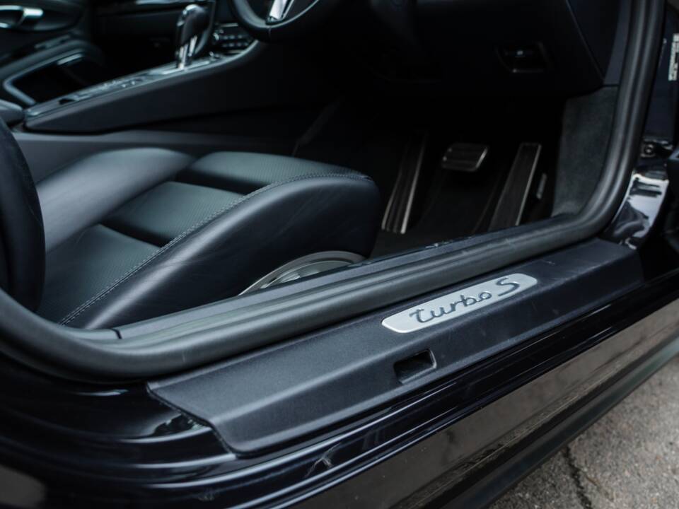 Bild 42/52 von Porsche 911 Turbo S (2017)