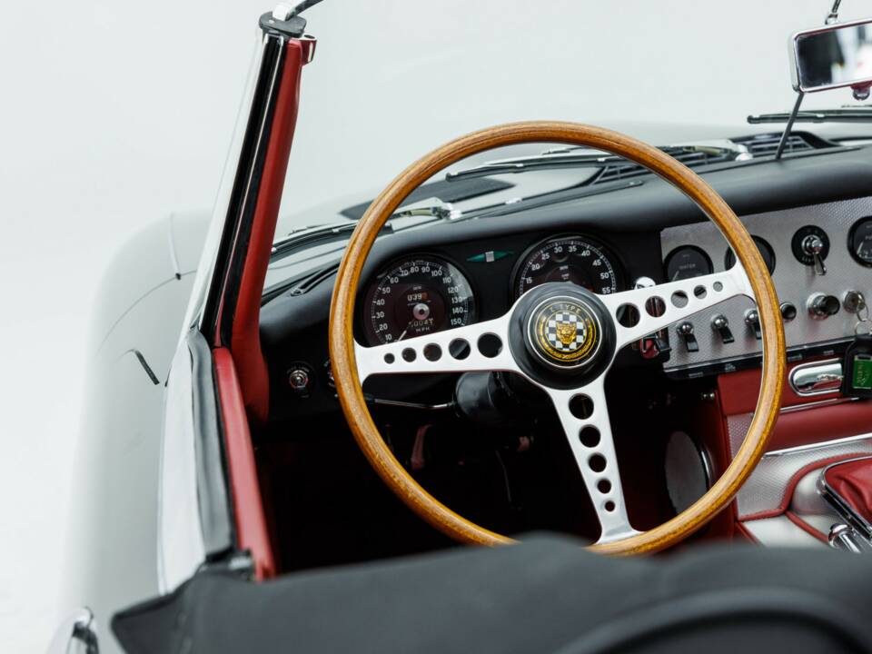Afbeelding 18/50 van Jaguar E-Type 3.8 (1961)