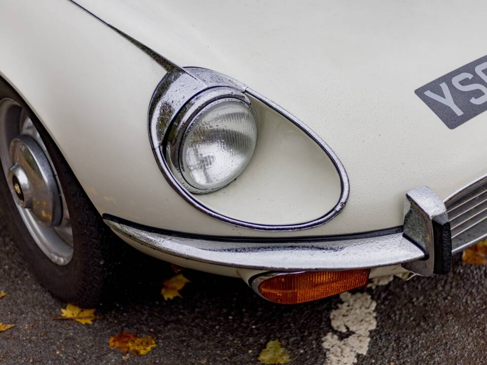 Image 25/50 de Jaguar Type E V12 (2+2) (1972)