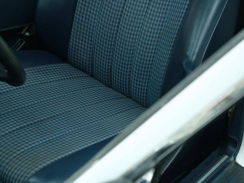 Image 23/50 de Mercedes-Benz 280 SEL (1978)
