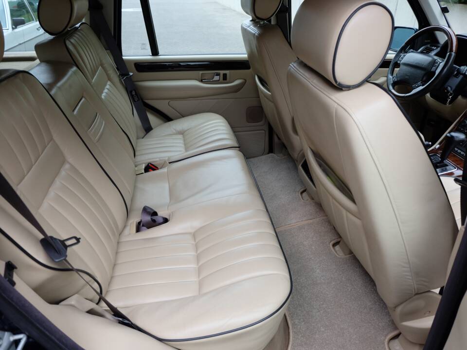 Afbeelding 20/95 van Land Rover Range Rover 4.6 Vogue (2002)