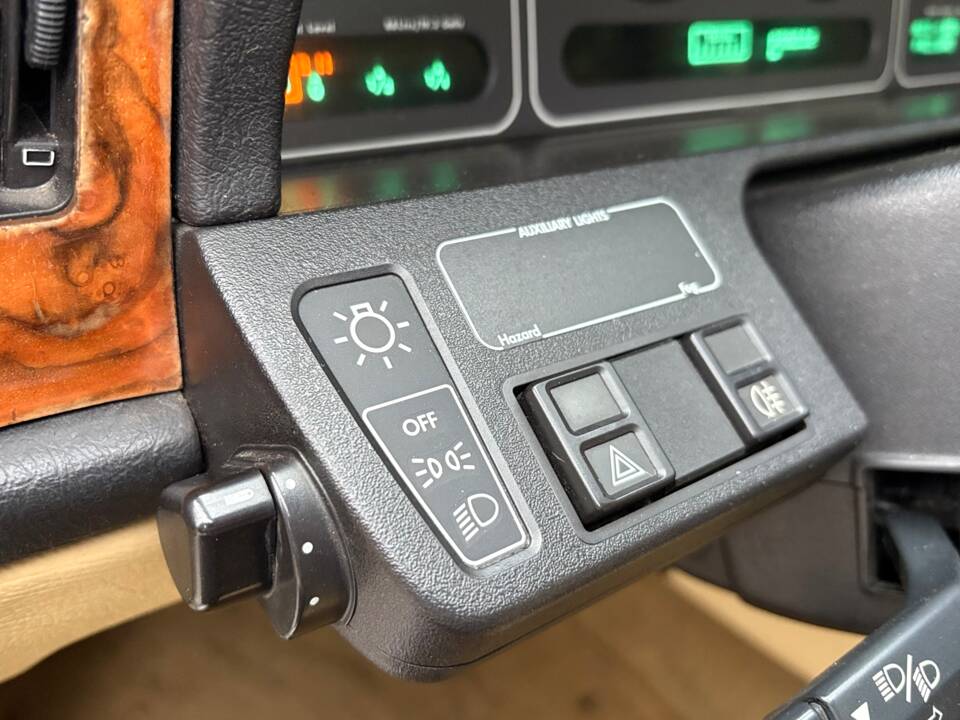 Immagine 13/31 di Jaguar XJ 40 (XJ-R) (1989)