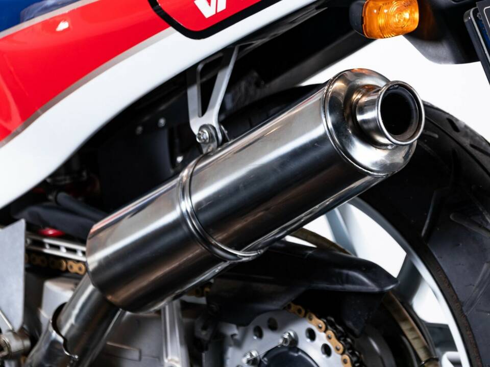 Afbeelding 23/50 van Honda VFR 750R RC 30 (1989)