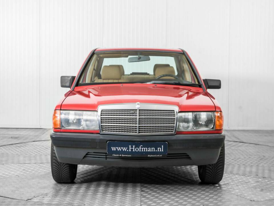 Obraz 15/50 pojazdu Mercedes-Benz 190 D (1986)