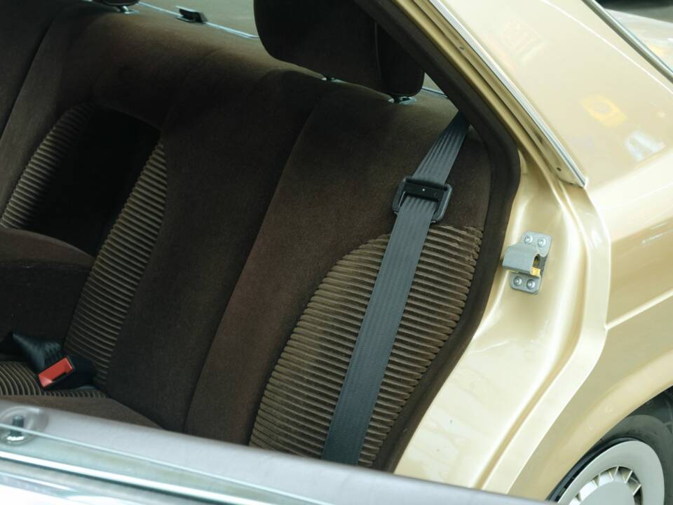 Bild 37/50 von Mercedes-Benz 280 SE (1980)