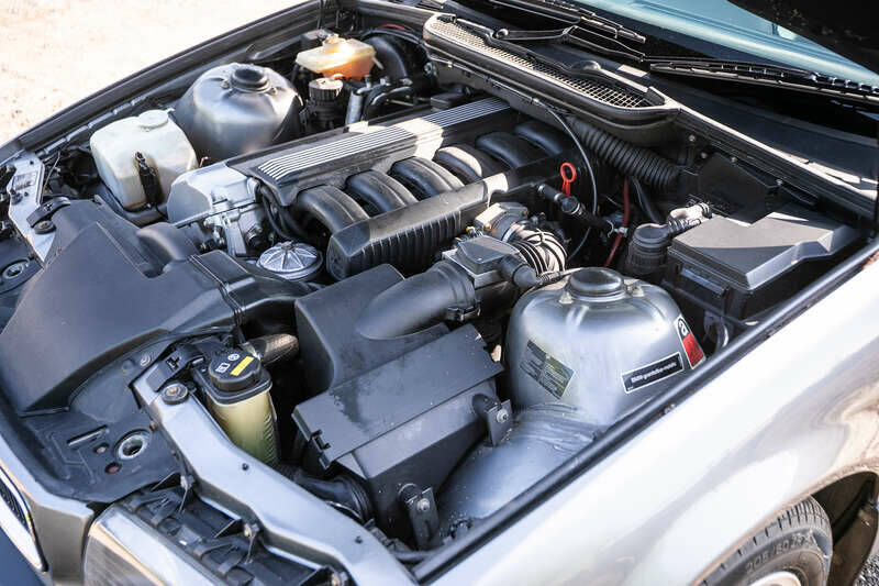 Image 40/50 of BMW 325i (1991)