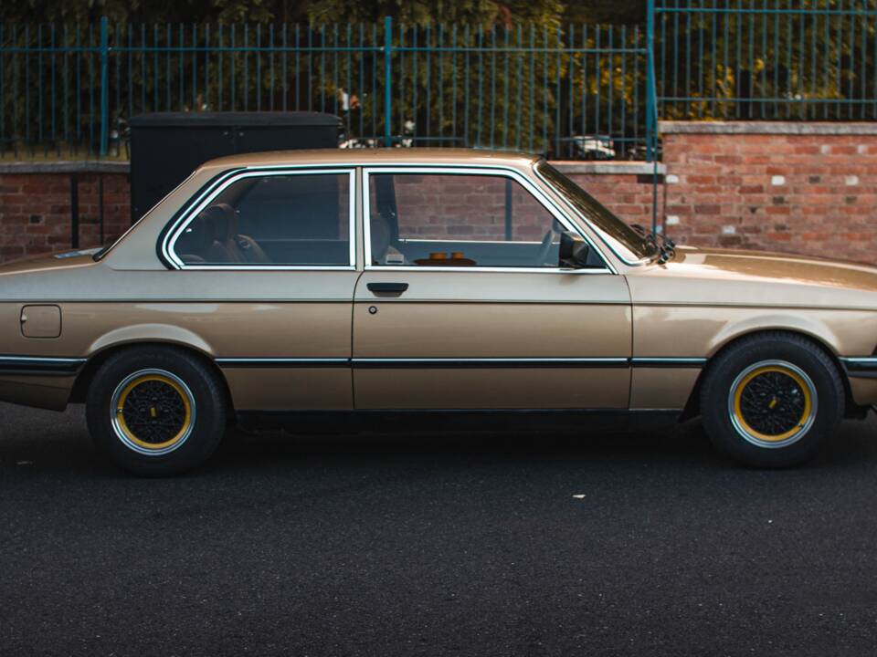 Imagen 2/20 de BMW 320 (1982)