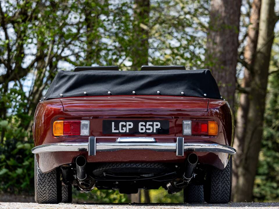 Image 17/50 of Jensen Interceptor MK III (1975)