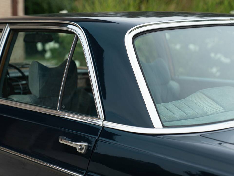 Image 18/50 of Mercedes-Benz 300 SEL 3.5 (1973)