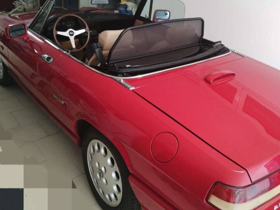 Immagine 3/5 di Alfa Romeo 2.0 Spider (1992)