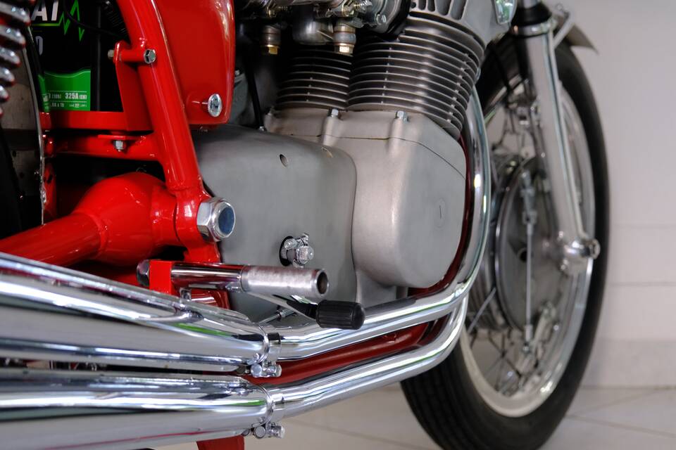 Image 97/99 of MV Agusta 750 Sport (1971)