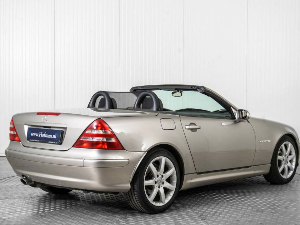 Image 2/50 of Mercedes-Benz SLK 200 Kompressor (2002)