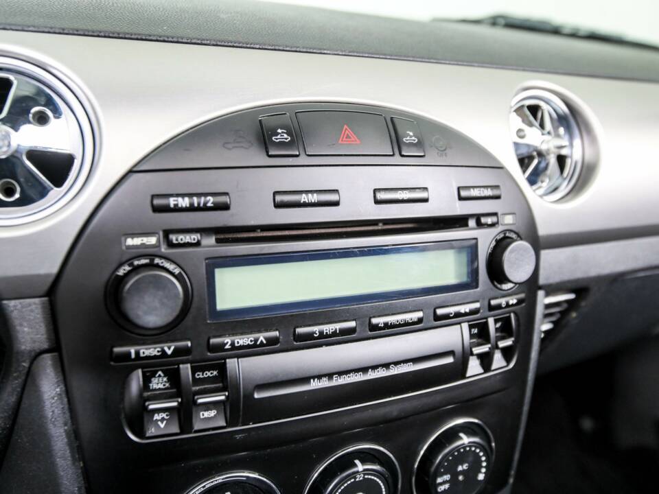 Image 23/50 of Mazda MX-5 2.0 (2009)