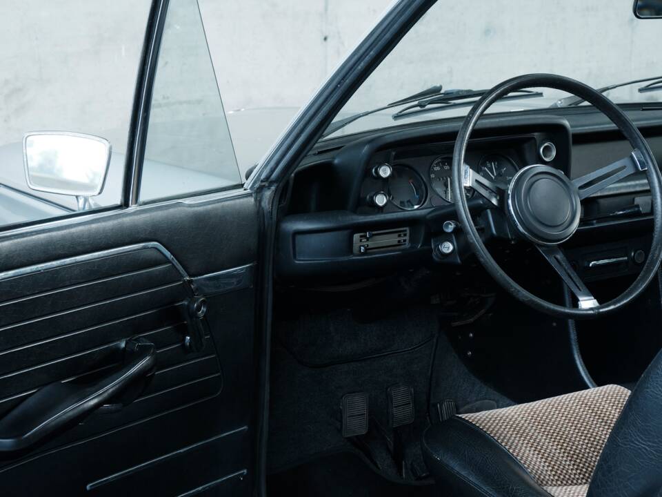 Bild 44/50 von BMW 2002 Baur (1972)