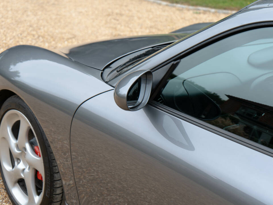 Image 11/50 of Porsche 911 Carrera 4S (2003)