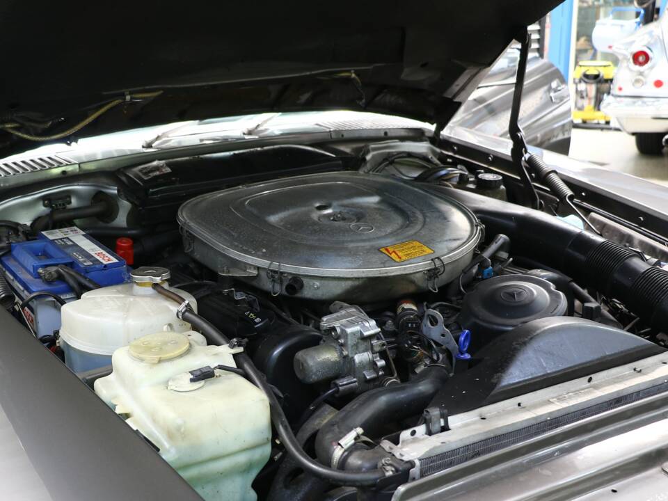 Image 36/37 of Mercedes-Benz 420 SL (1988)