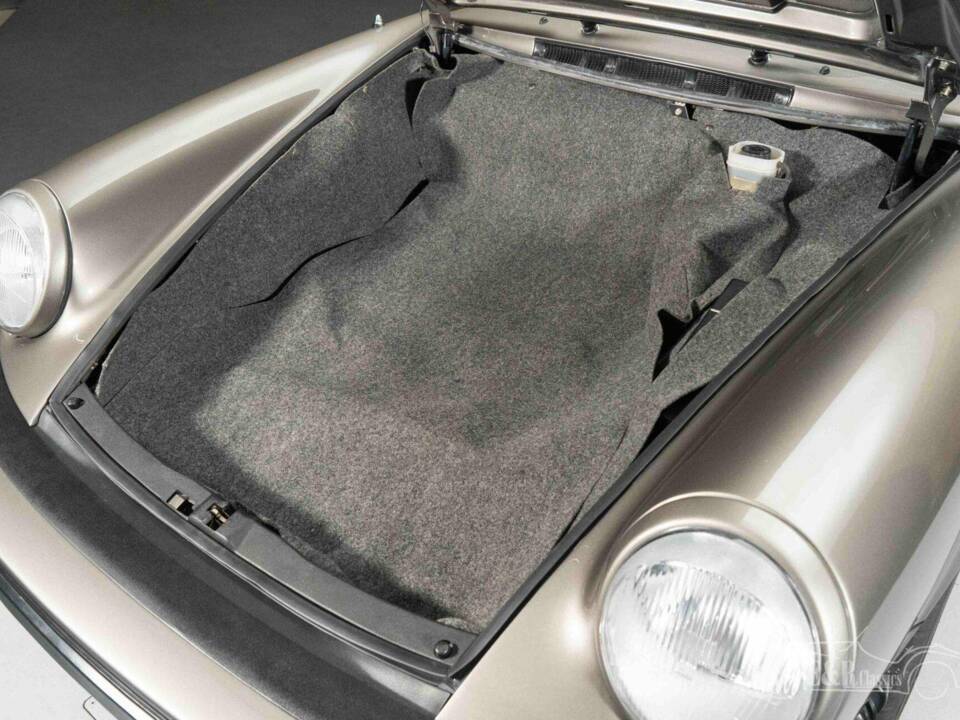 Image 5/19 of Porsche 911 SC 3.0 (1983)