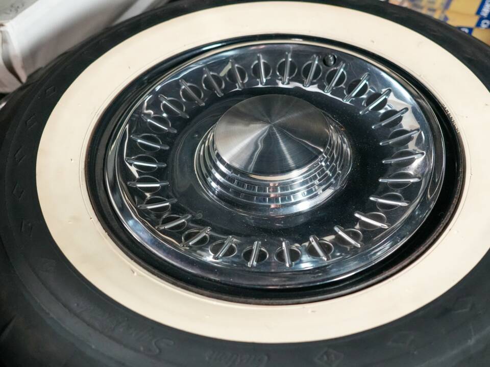 Bild 37/43 von Plymouth Fury (1961)