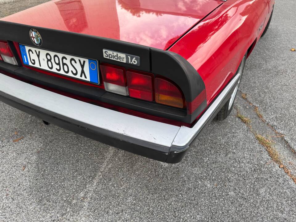 Bild 56/68 von Alfa Romeo 1.6 Spider (1988)