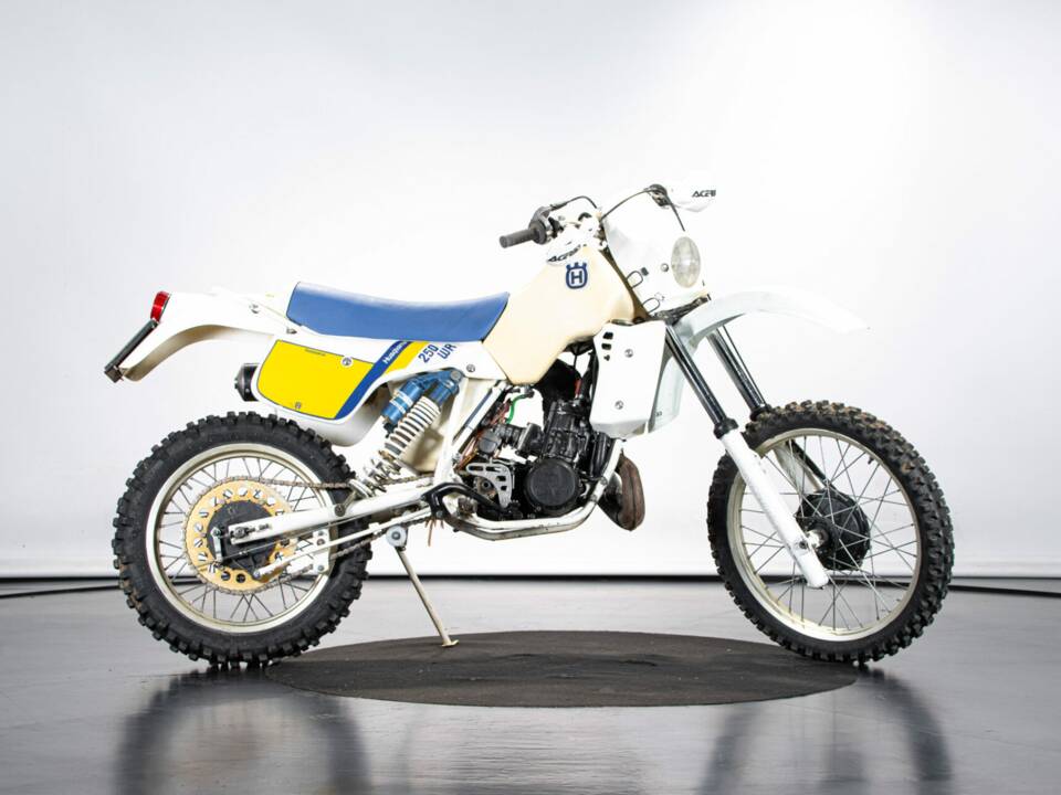 Image 5/50 of Husqvarna WR 250 (1985)