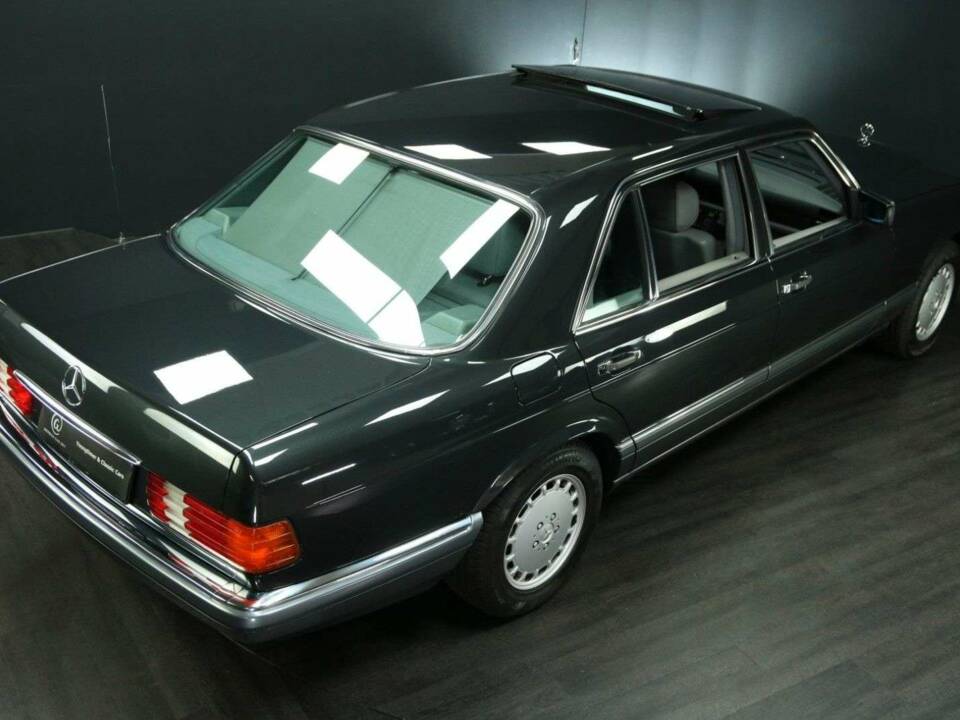Image 6/30 of Mercedes-Benz 560 SEL (1989)