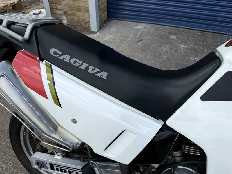 Image 2/40 of Cagiva DUMMY (1994)