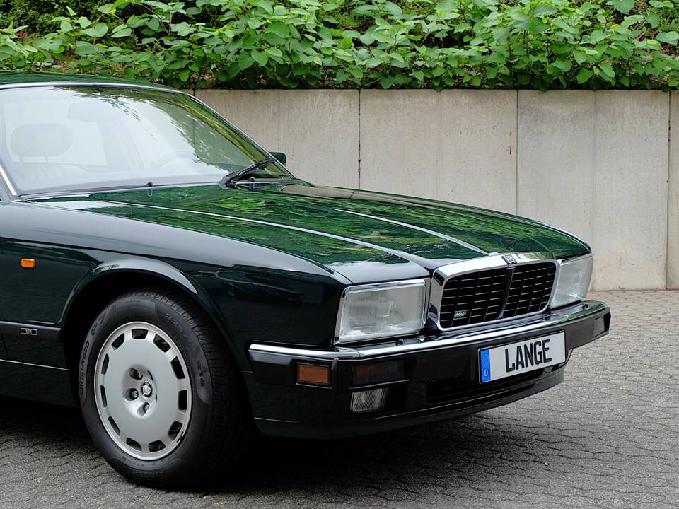 Image 11/77 de Jaguar XJ 40 (XJ-R) (1993)