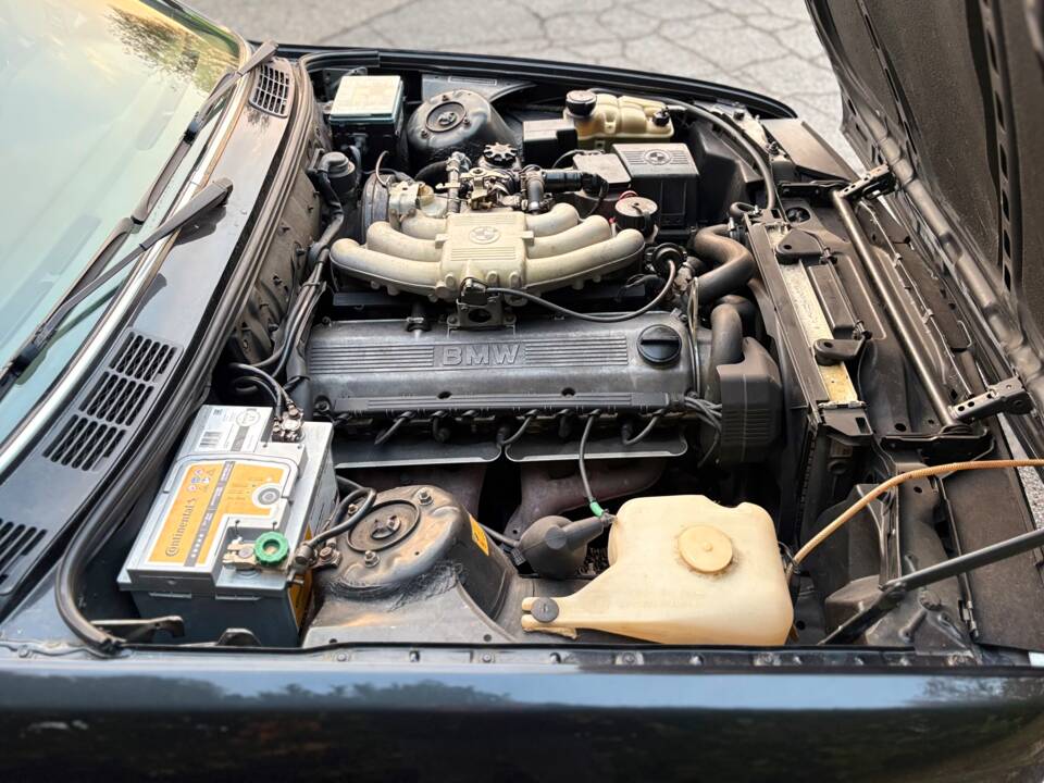 Image 9/12 of BMW 320i (1989)