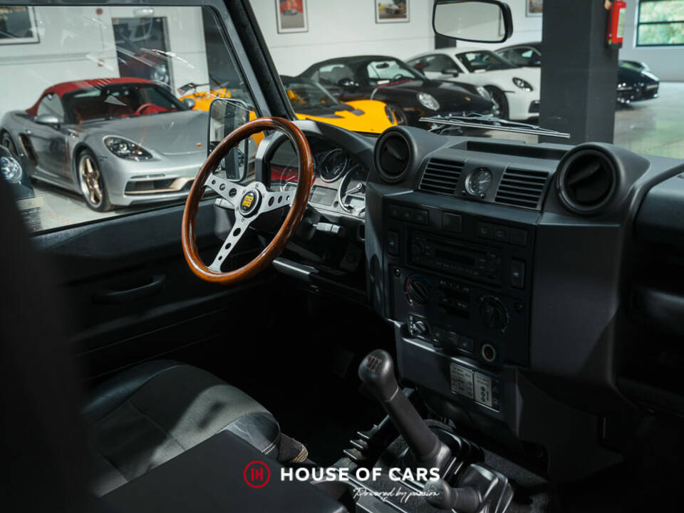 Image 19/25 of Land Rover Defender 90 (2013)