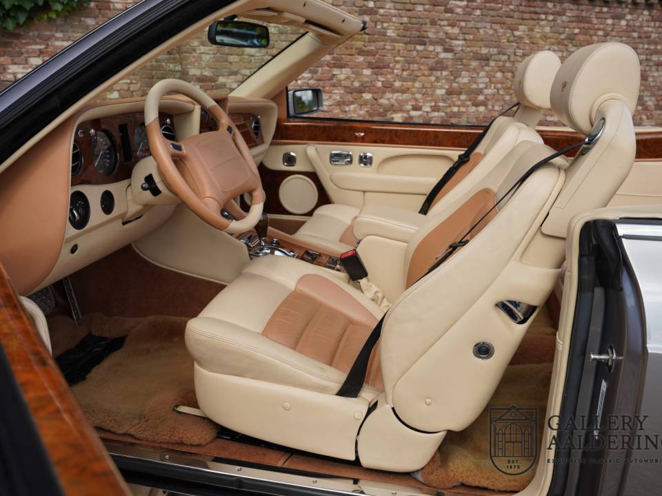 Image 11/50 of Bentley Azure (2000)