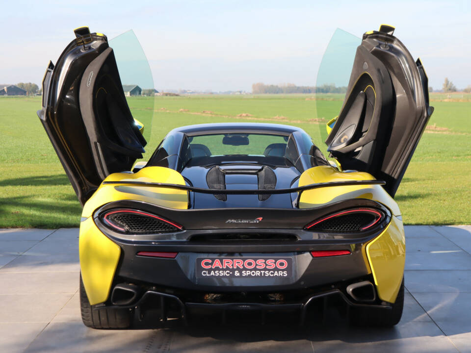 Immagine 11/50 di McLaren 570S Spider &quot;Launch Edition&quot; (2018)