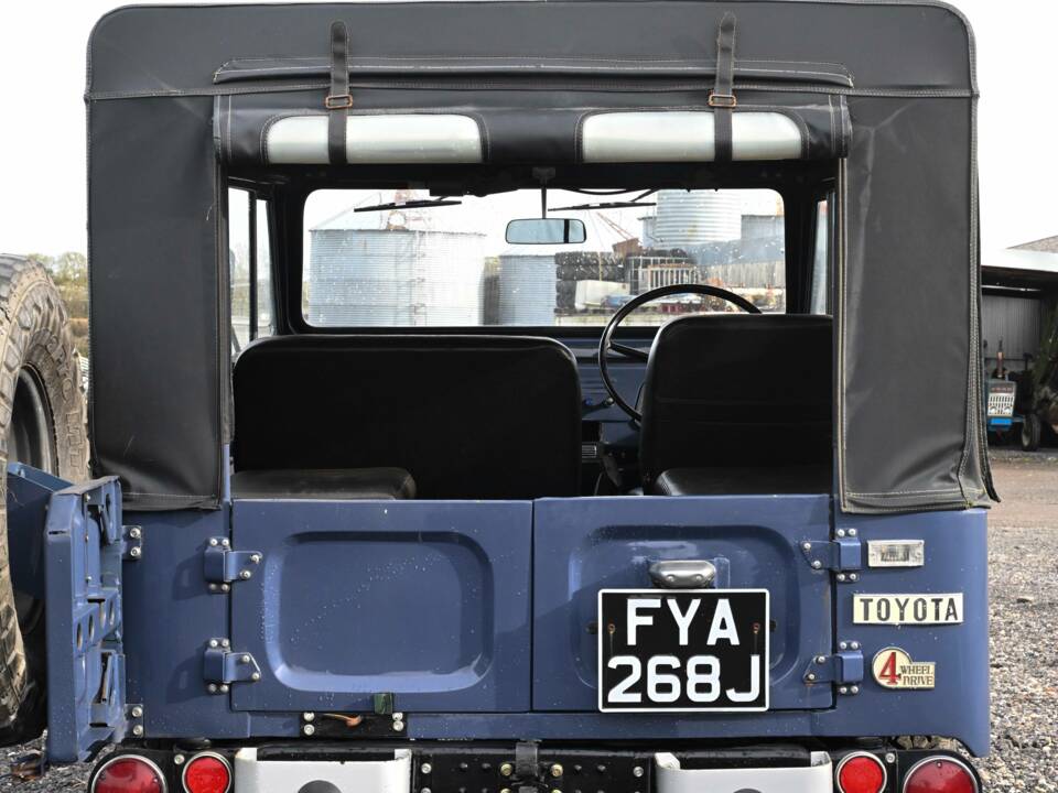 Image 38/50 de Toyota Land Cruiser FJ 40 (1970)
