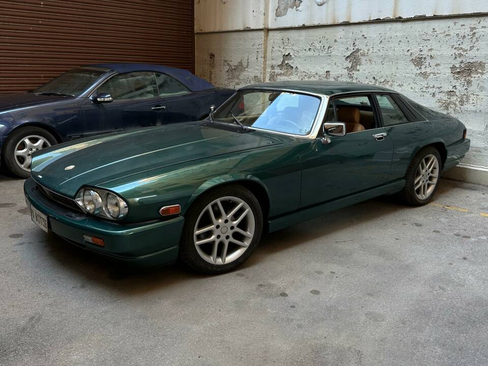 Image 1/6 de Jaguar XJ S H.E. (1984)