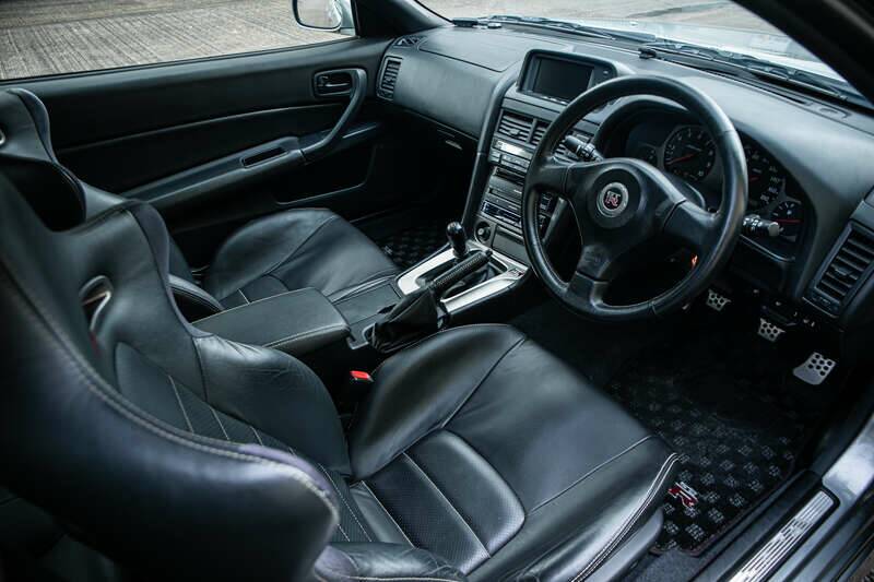 Image 2/49 of Nissan Skyline GT-R (2002)